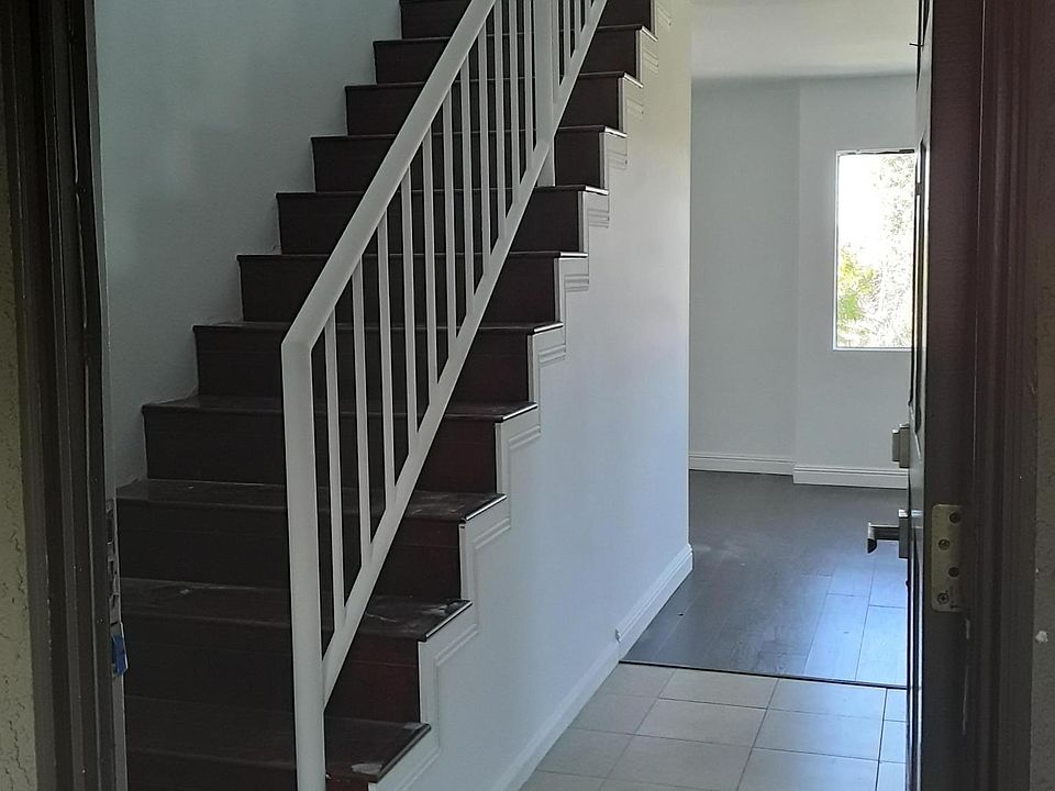 1st image of 1019 E Glenoaks Blvd