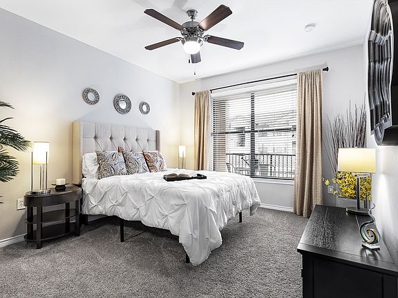 3rd image of 413 Swenson Farms Blvd #2670913