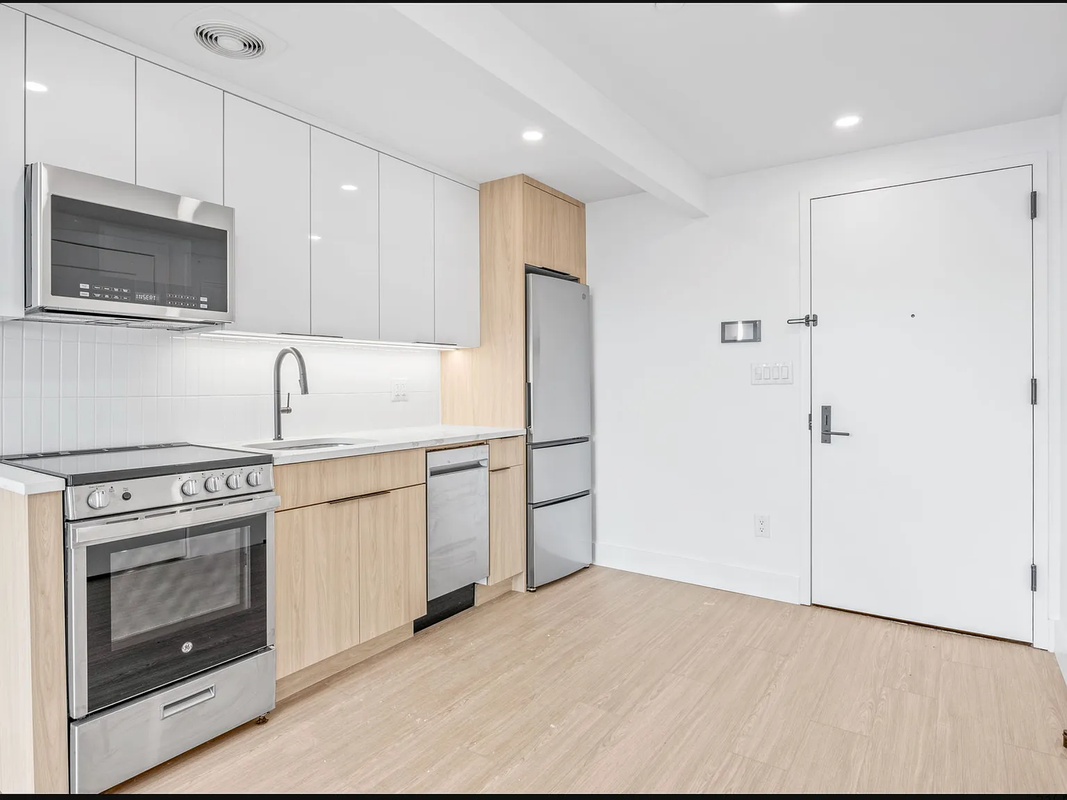 2781 Atlantic Avenue — Photo 2