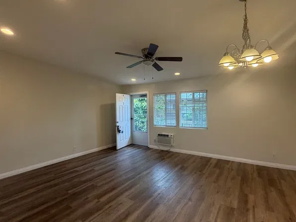 Westport 2119, 2119 E Westport Dr #5, Anaheim, CA 92806