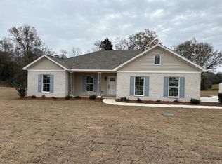 299 Mockingbird Trl, Newton, AL 36352