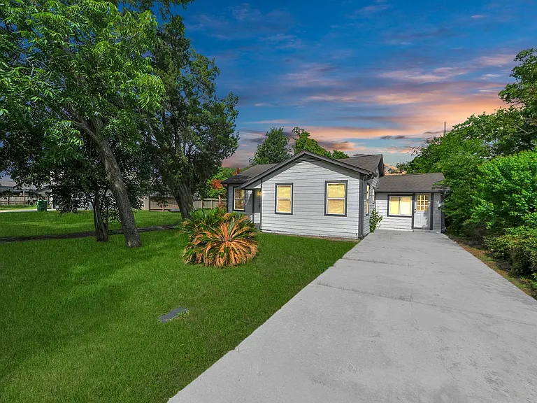 7004 Conley St — Photo 9