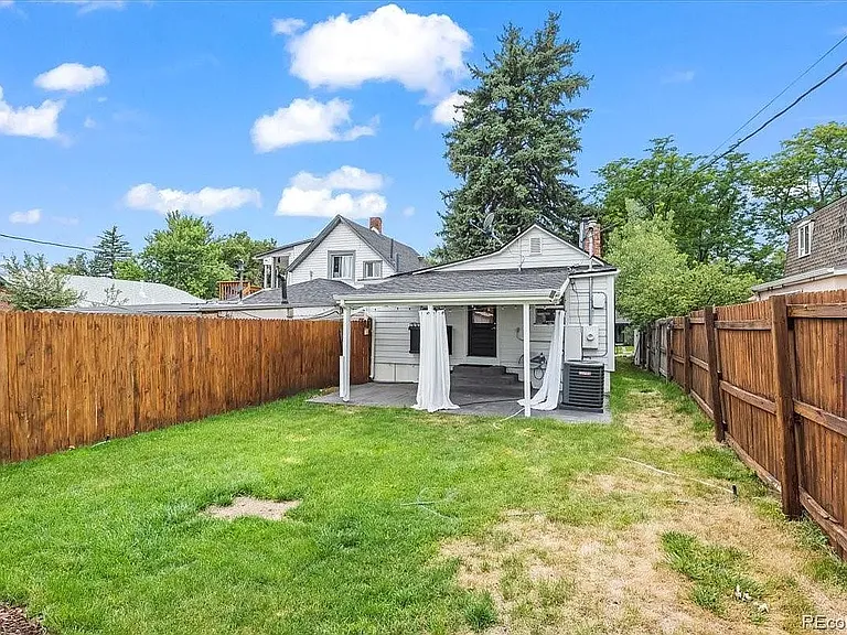 2550 Eaton St — Photo 11