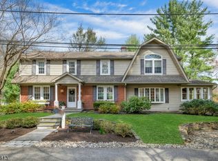 1 Warwick Rd, Mountain Lakes, NJ 07046