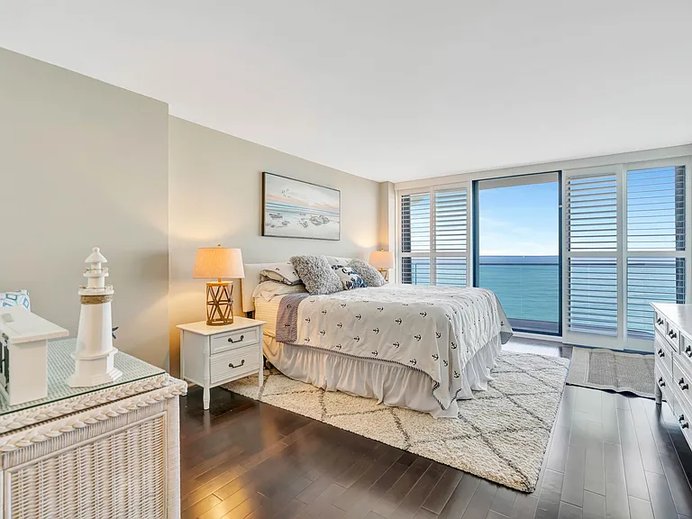 100 Beach Rd #903 — Photo 20