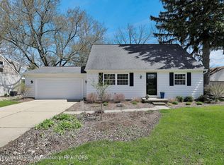 2762 Grovenburg Rd, Lansing, MI 48911