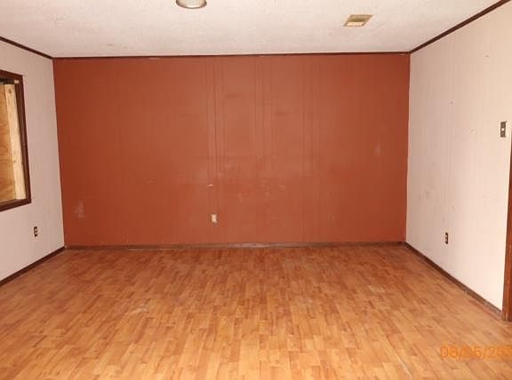 3rd image of 411 Carver Ave