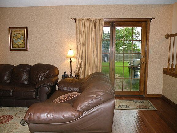4th image of 3803 Fairview Dr
