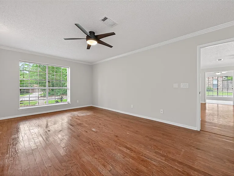 106 Breezy Point Pl — Photo 32