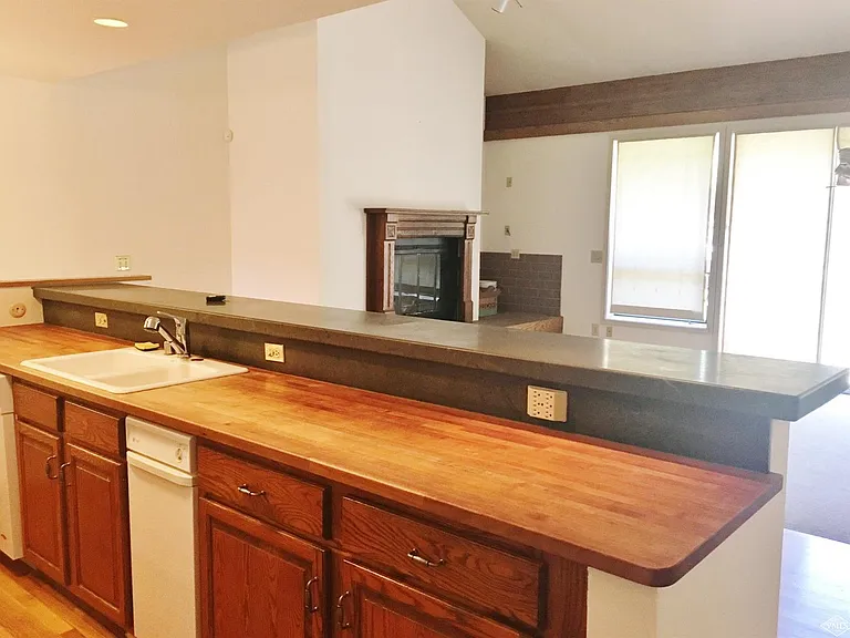 224 Deer Blvd #C — Photo 11