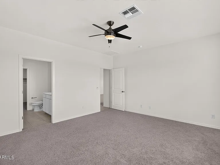 2097 E Grazing Meadow Ln — Photo 11