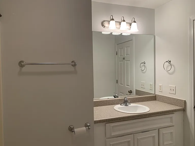 120 Caswell Ct — Photo 6