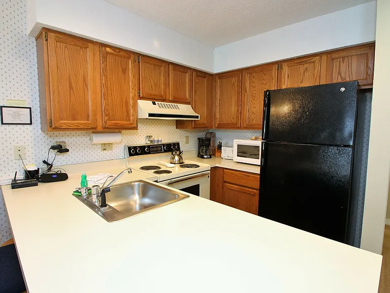 61 Alpine Dr #G202 — Photo 2