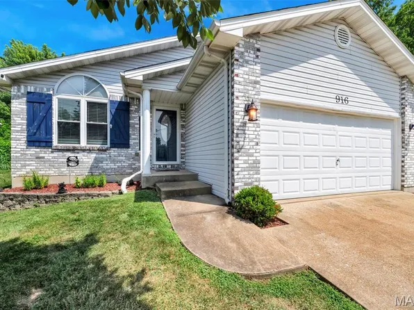 916 Valentine St, Festus, MO 63028