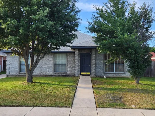 445 Sugar Mill Rd, Cedar Hill, TX 75104