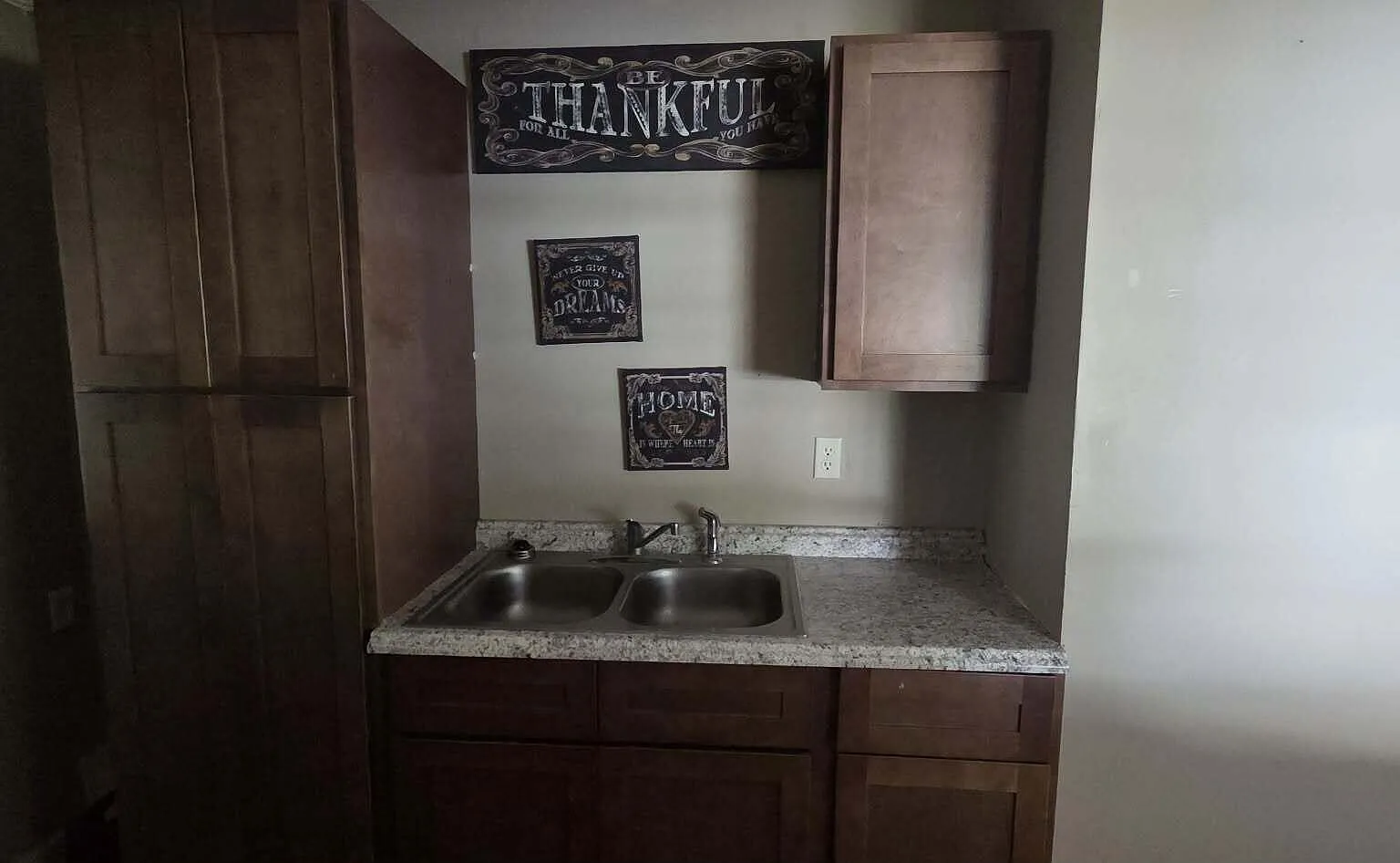 3 bed, 1100 sqft, $1,200 — Photo 3