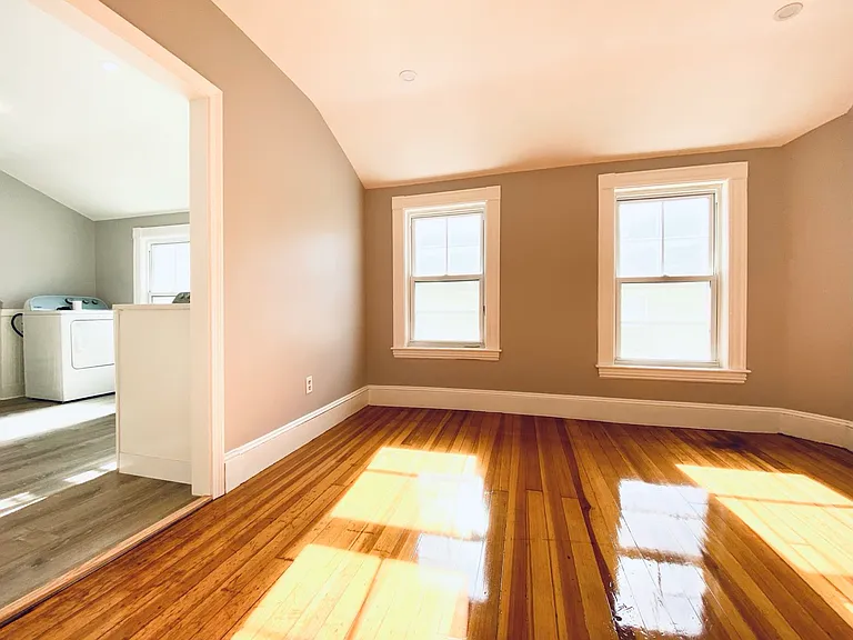 114 White St #3 — Photo 9