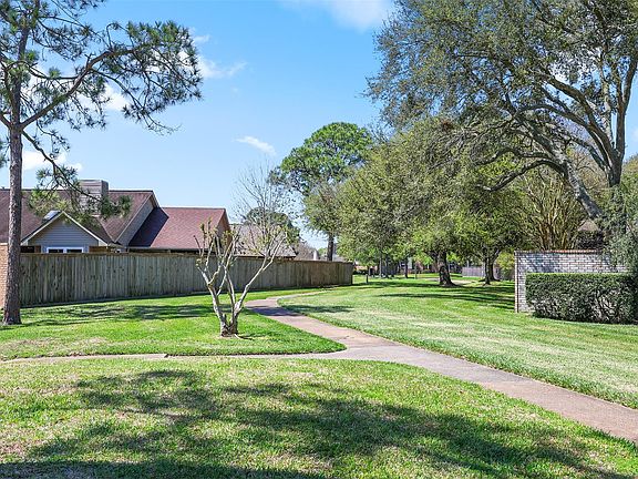 3rd image of 1710 Barleton Way