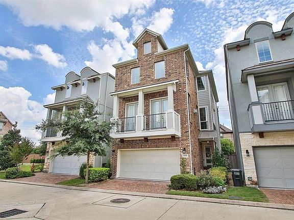 2nd image of 1706 Oak Leaf Pass Dr