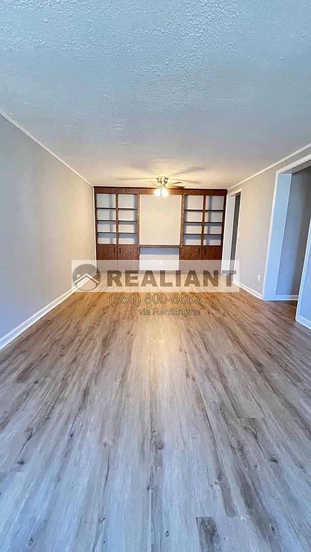 2 bed, 1.0 bath, 760 sqft, $1,045 — Photo 2