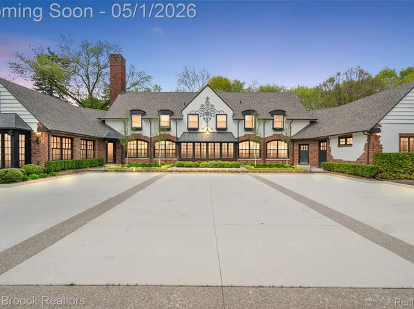 1583 Clarendon Rd, Bloomfield Hills, MI 48302