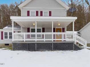 129 Green Hollow Rd, Petersburgh, NY 12138