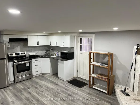 23 Jay Ct, Kitchener, ON