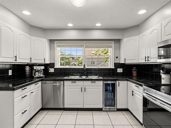 2nd image of 4 Countryside Ln