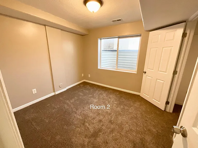 1062 E Waddell St #B — Photo 7