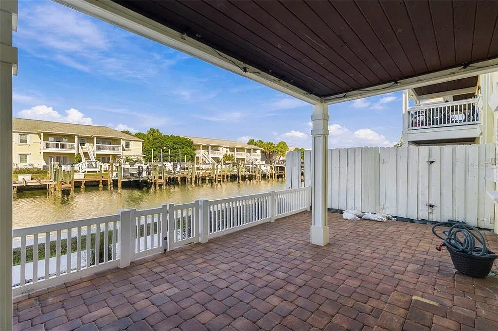 1 bed, 1.0 bath, 823 sqft, $2,300 — Photo 3