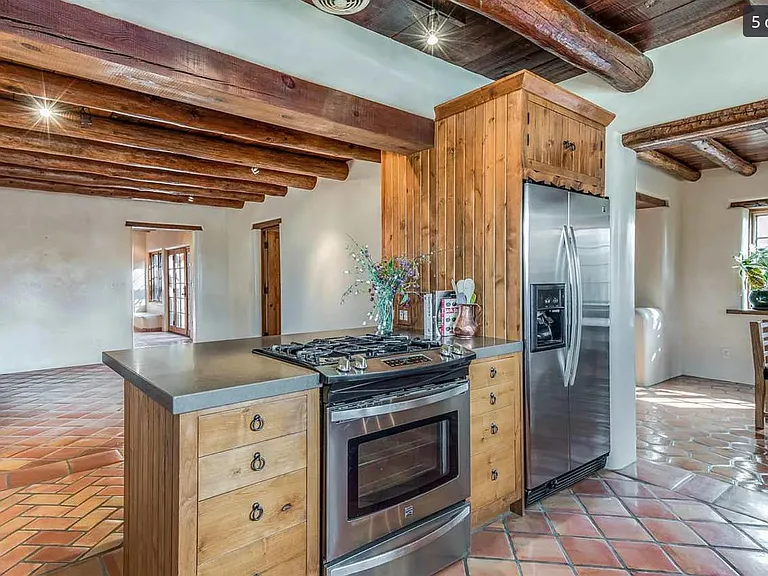 551 Onate Pl — Photo 7