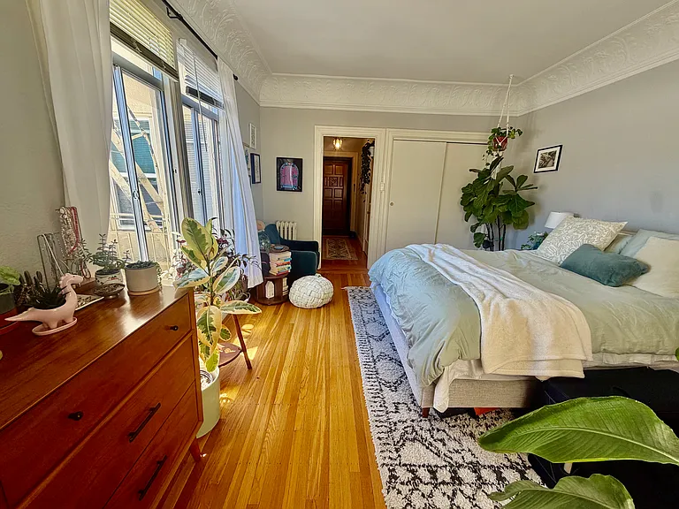 2335 Larkin St #32 — Photo 4