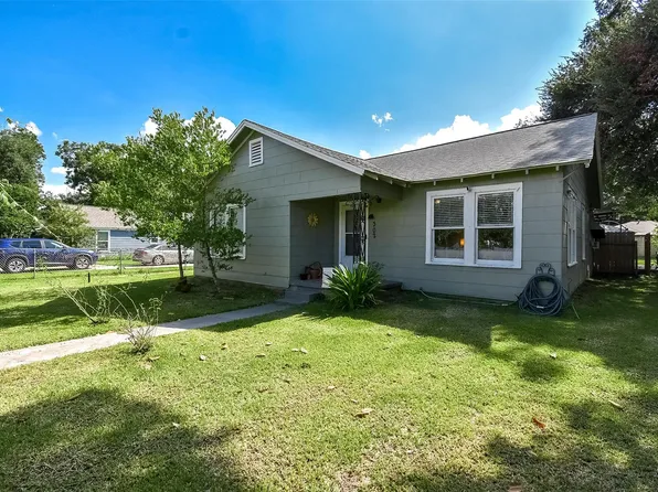 302 Damon St, Richmond, TX 77406