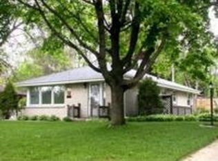 5304 W Nokomis Rd, Brown Deer, WI 53223