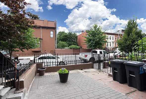 Sold by WorldWide Homes, Inc. | media 2