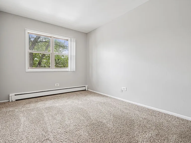 Linden Park Apartments — Photo 36