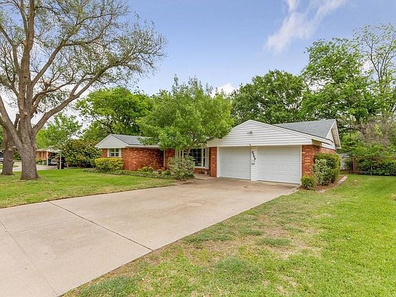 3rd image of 3509 Wooten Dr