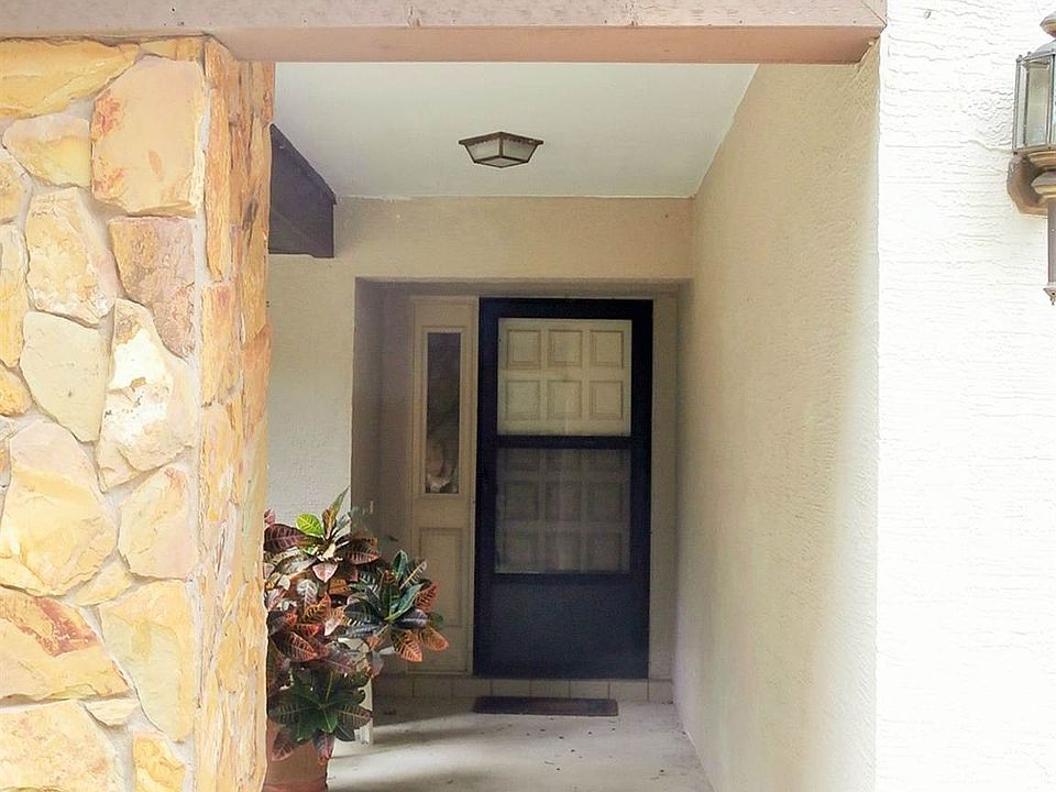 Covered Entryway