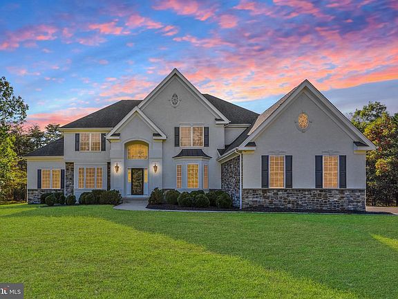 2nd image of 56 Oxford Cir