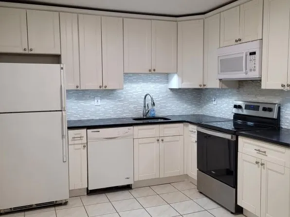 115 Amberly Dr Unit H, Manalapan, NJ 07726