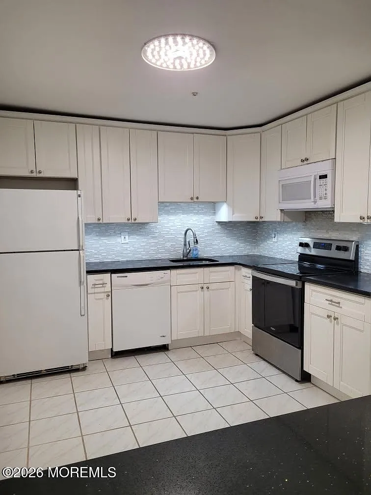 115 Amberly Dr Unit H photo 1