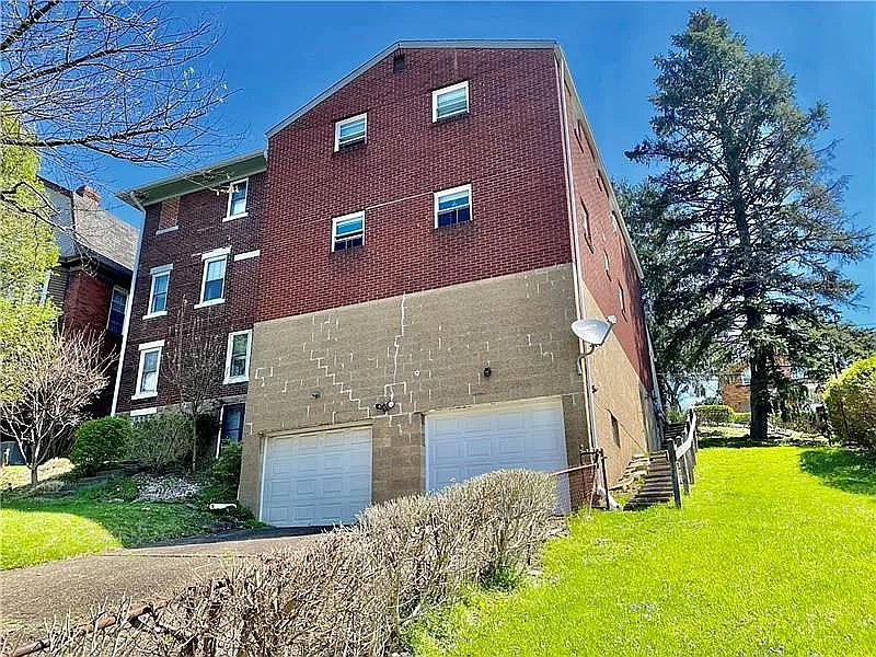 2nd image of 521 Pacific Ave #1