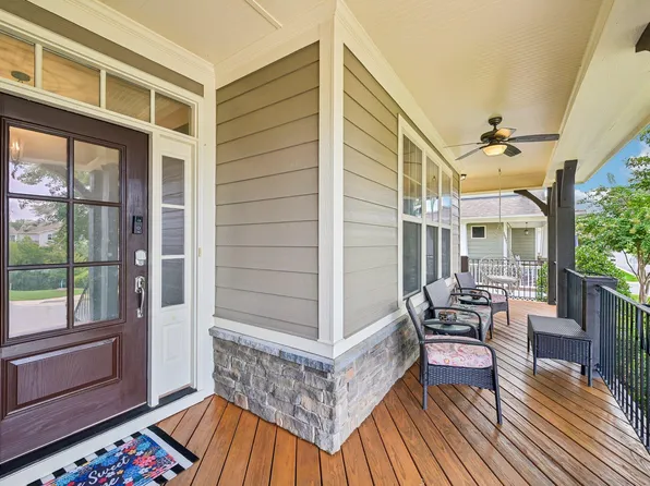 129 Pointe Park Cir, Holly Springs, NC 27540