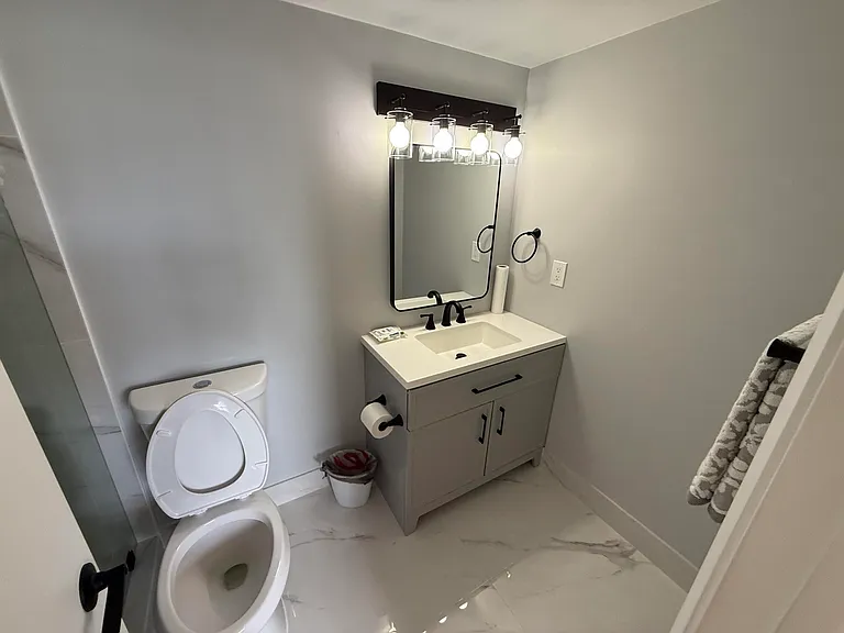 401 SE 3rd St #204 — Photo 30