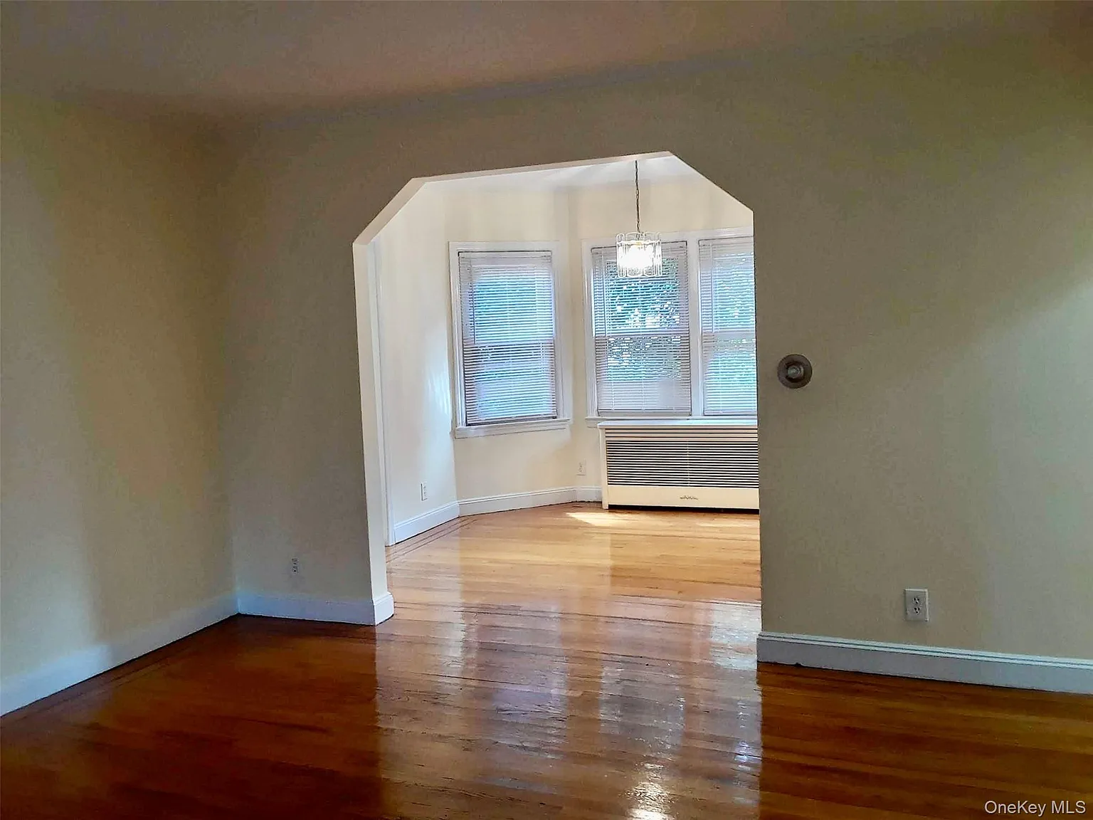 2 bed, 1.0 bath, 1000 sqft, $3,300 — Photo 3