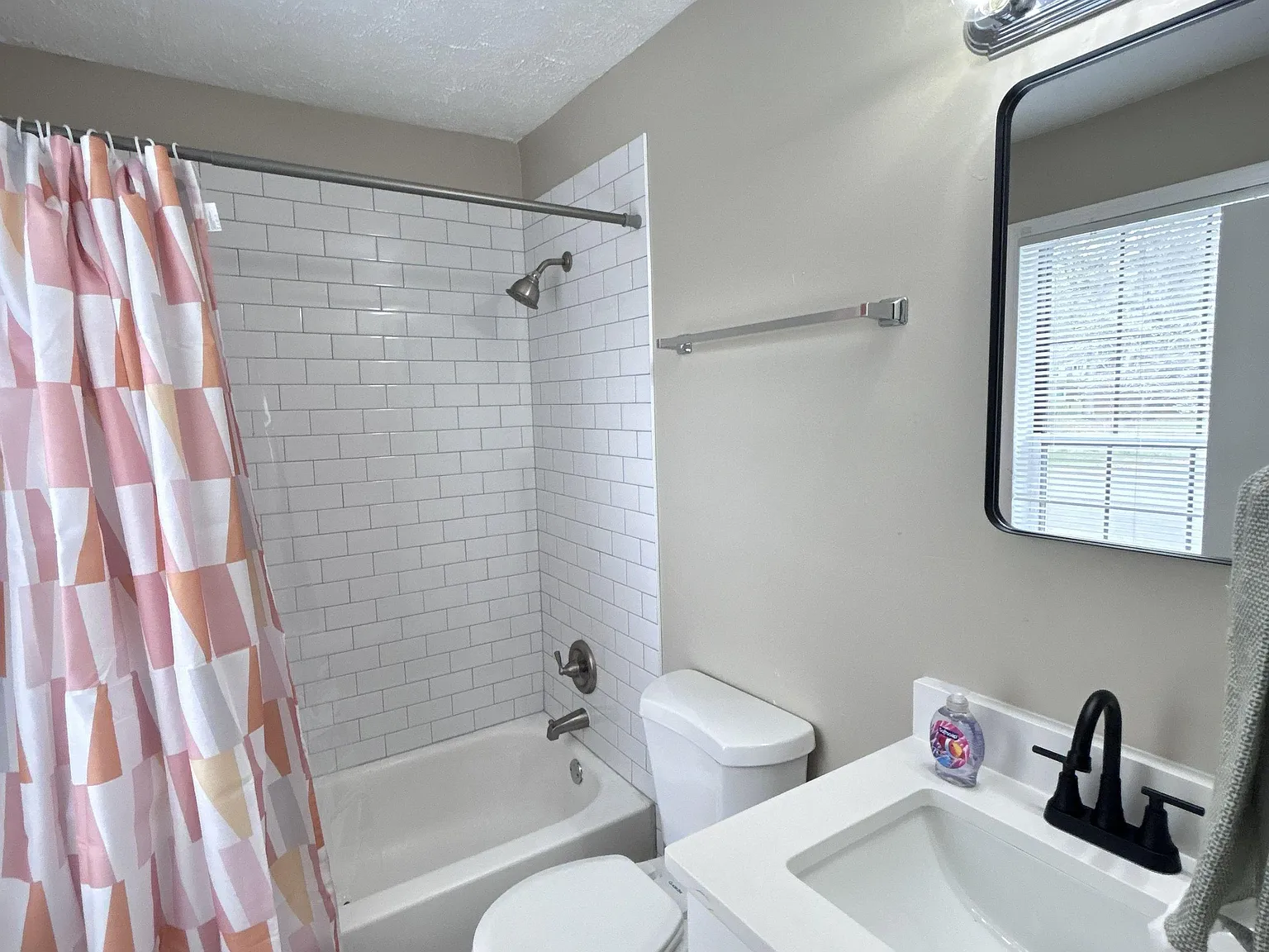 4 bed, 6.0 bath, 3000 sqft, $957 — Photo 4