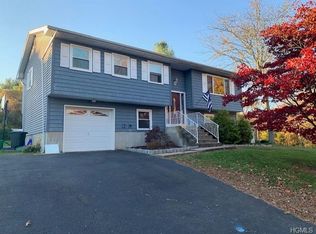 10 Autumn Ln, Stony Pt, NY 10980