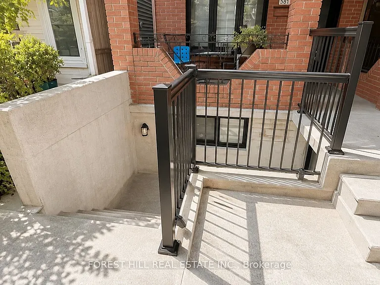 634 Shaw St — Photo 10