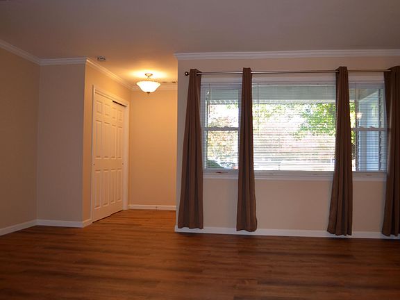 Large entry coat closet.