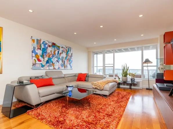 111 Perkins St APT 240, Boston, MA 02130